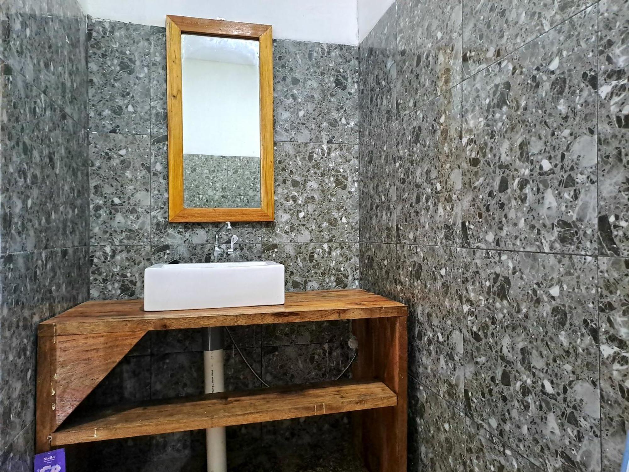 Village Corner Homestay Kuta  エクステリア 写真