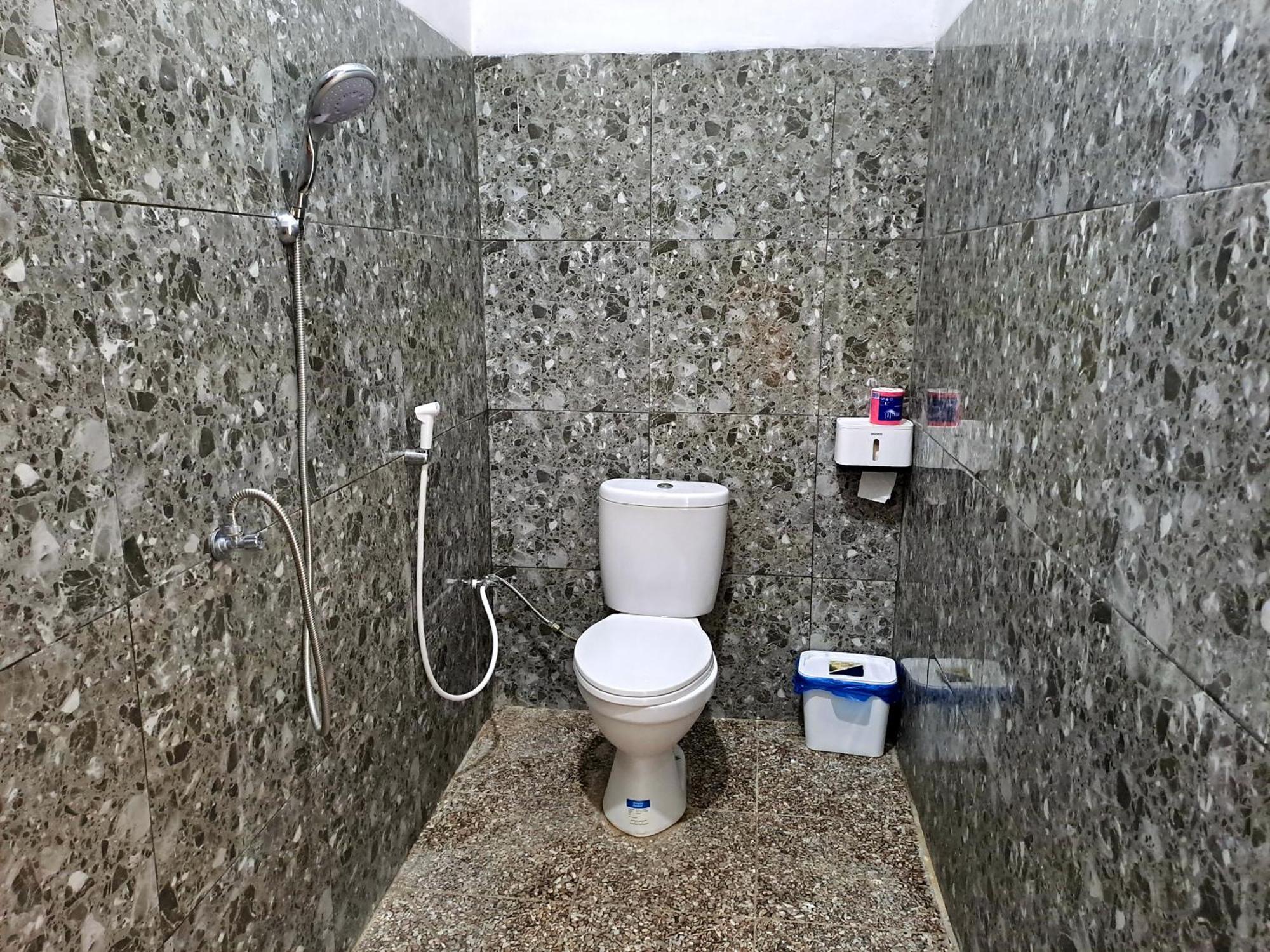 Village Corner Homestay Kuta  部屋 写真